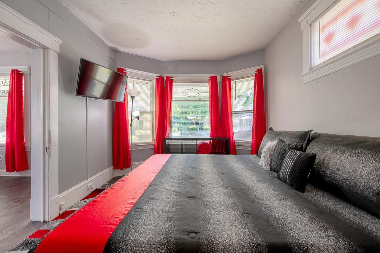 The Rubi Lounge - Spacious Brooklyn Centre Modern Escape Near Downtown With Parking, 300Mb Wifi & Self Check-In Cleveland Dış mekan fotoğraf